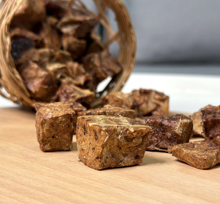 20% OFF: Earthmade By Boneve Free-Range Grass-Fed Beef Lung Chunks Treats For Dogs